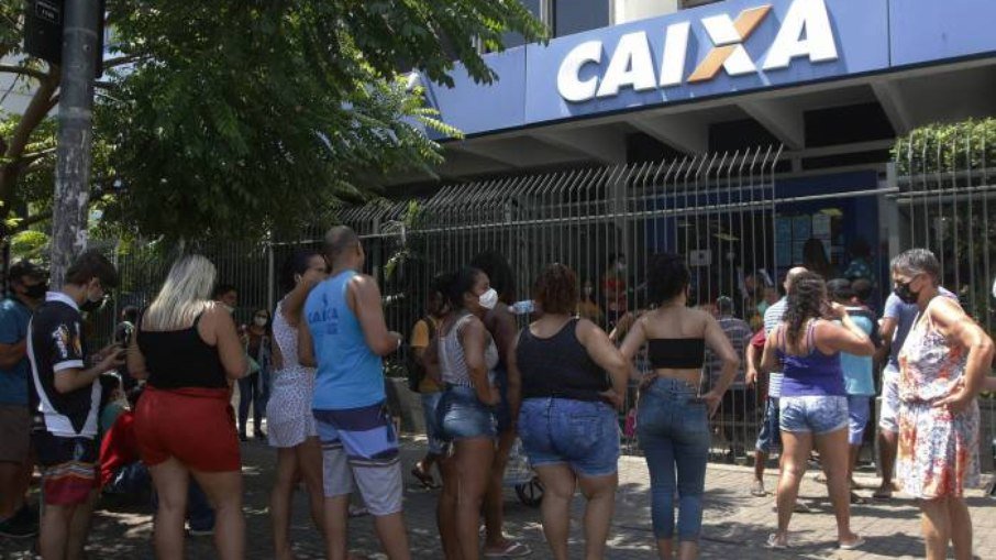 Funcionários da Caixa devem entrar em greve nesta terça-feira