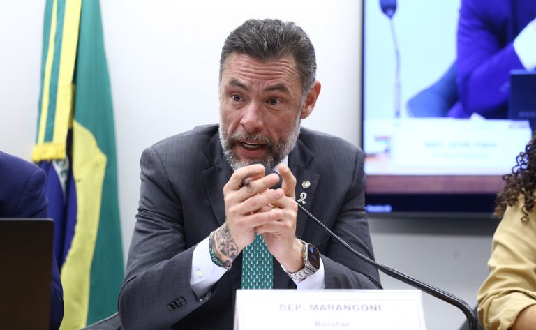 Comissão especial debate terapias disponíveis para pessoas com autismo