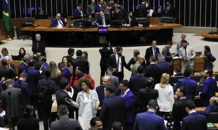 Câmara aumenta penas para crimes como extorsão e escudo humano