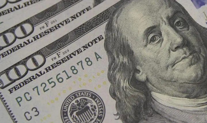 Dólar fecha em R$ 5,28 com preocupações sobre Oriente Médio