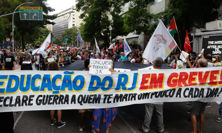 Professores estaduais e municipais do Rio fazem paralisação de 24h