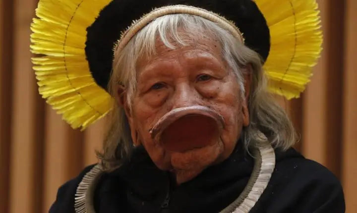 Raoni tem quadro de saúde estável, sem febre e com rins funcionando